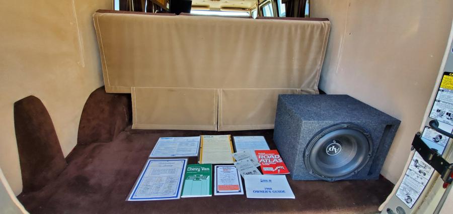 Багажник Chevrolet G20 Conversion Van  (CG21305) 1988 года  (фото 254 из 257)